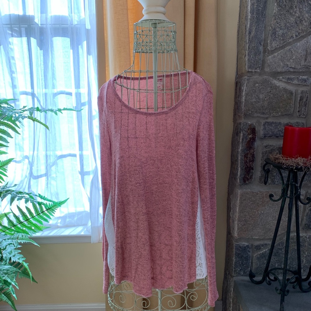 🌸 Pink and Lace Long Sleeve